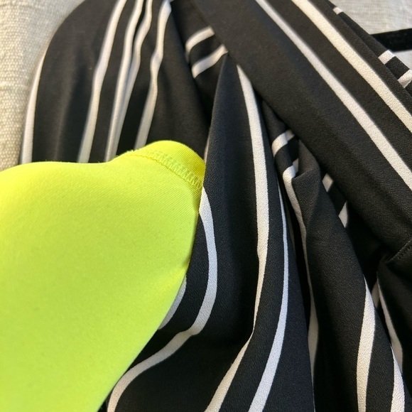 Torrid/ NWT/ Black Stripe Tie Front Wide Leg Pant/ size 4 /STRIPE CREPE WIDE LEG - Picture 6 of 12